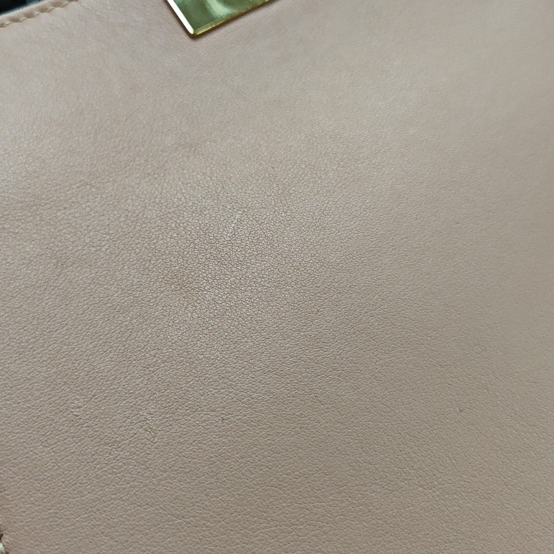 Peekaboo  Essential Medium Calfskin Pink