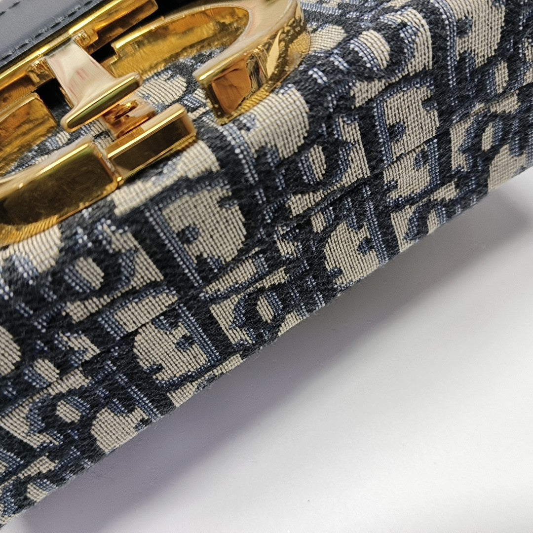30 Montaigne Mini Oblique Canvas Blue