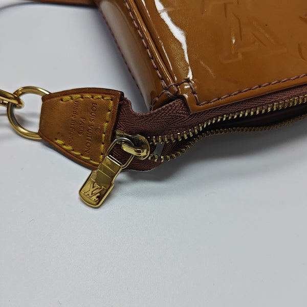 ACCESSOIRES GM Patent Leather Brown