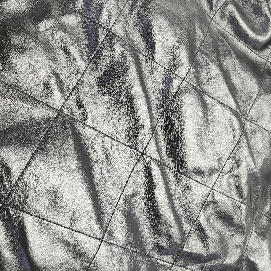 CHANEL 22 Large Quilted Calfskin Black