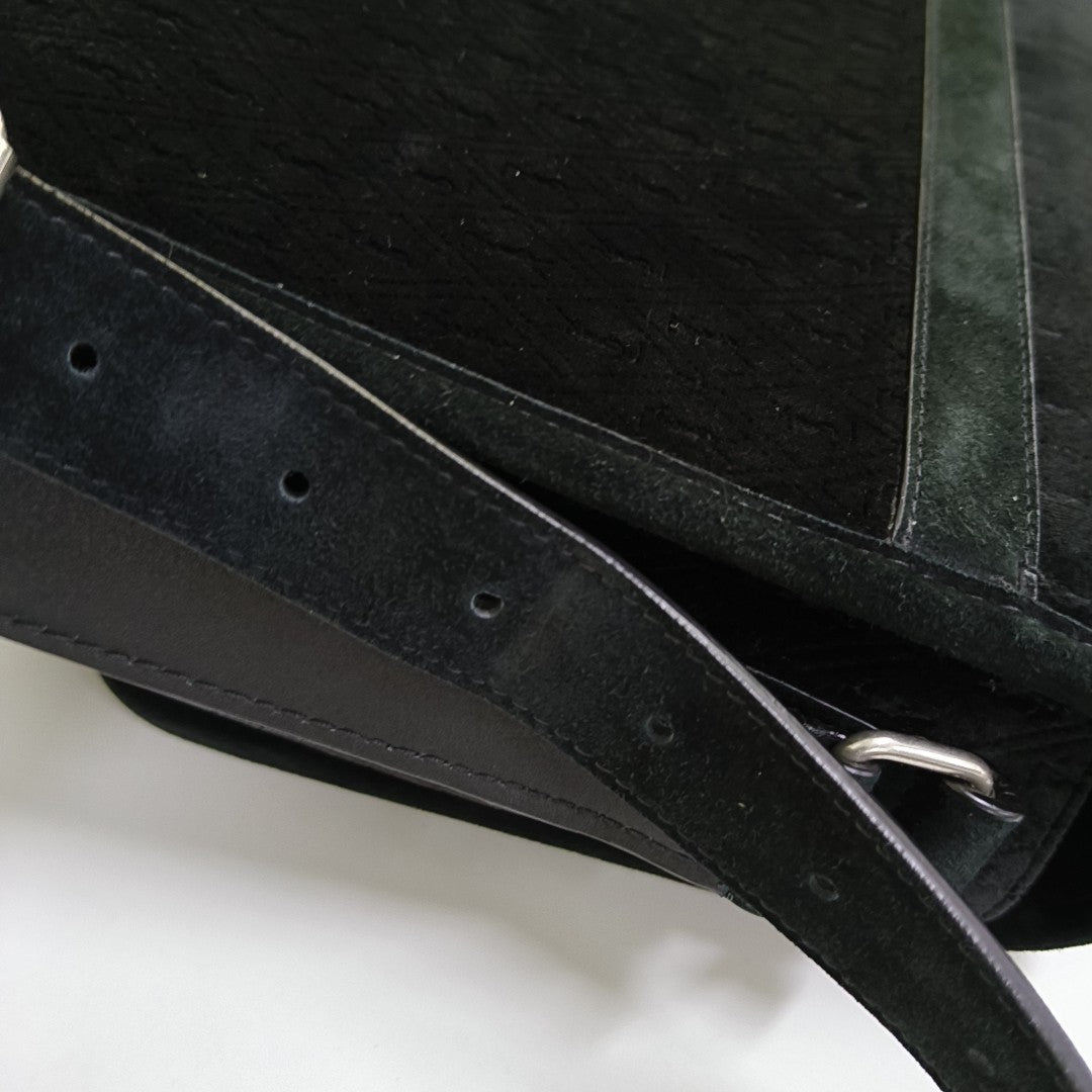 Suede Medium Black