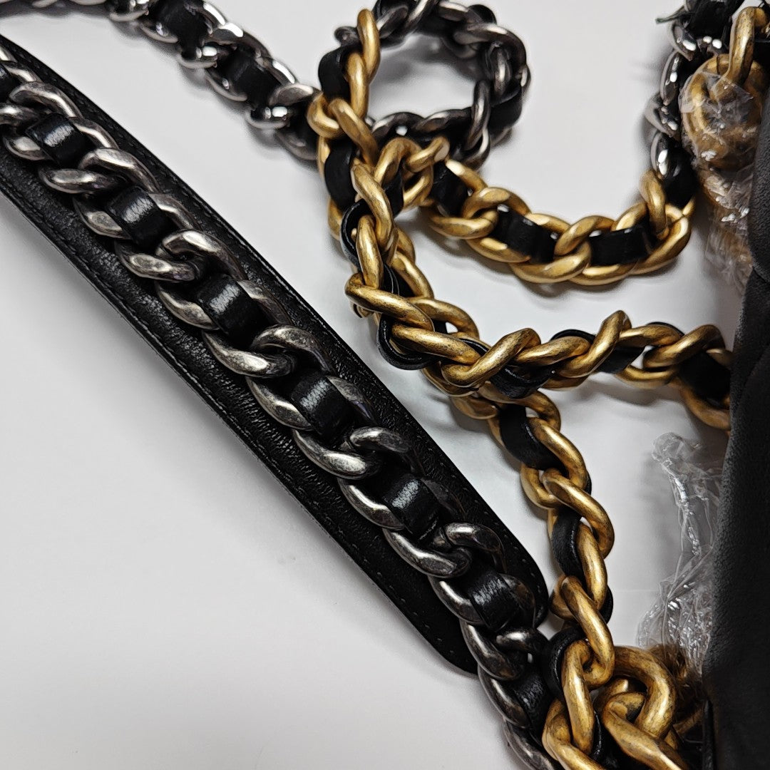CHANEL 19 Small Quilted Lambskin Black