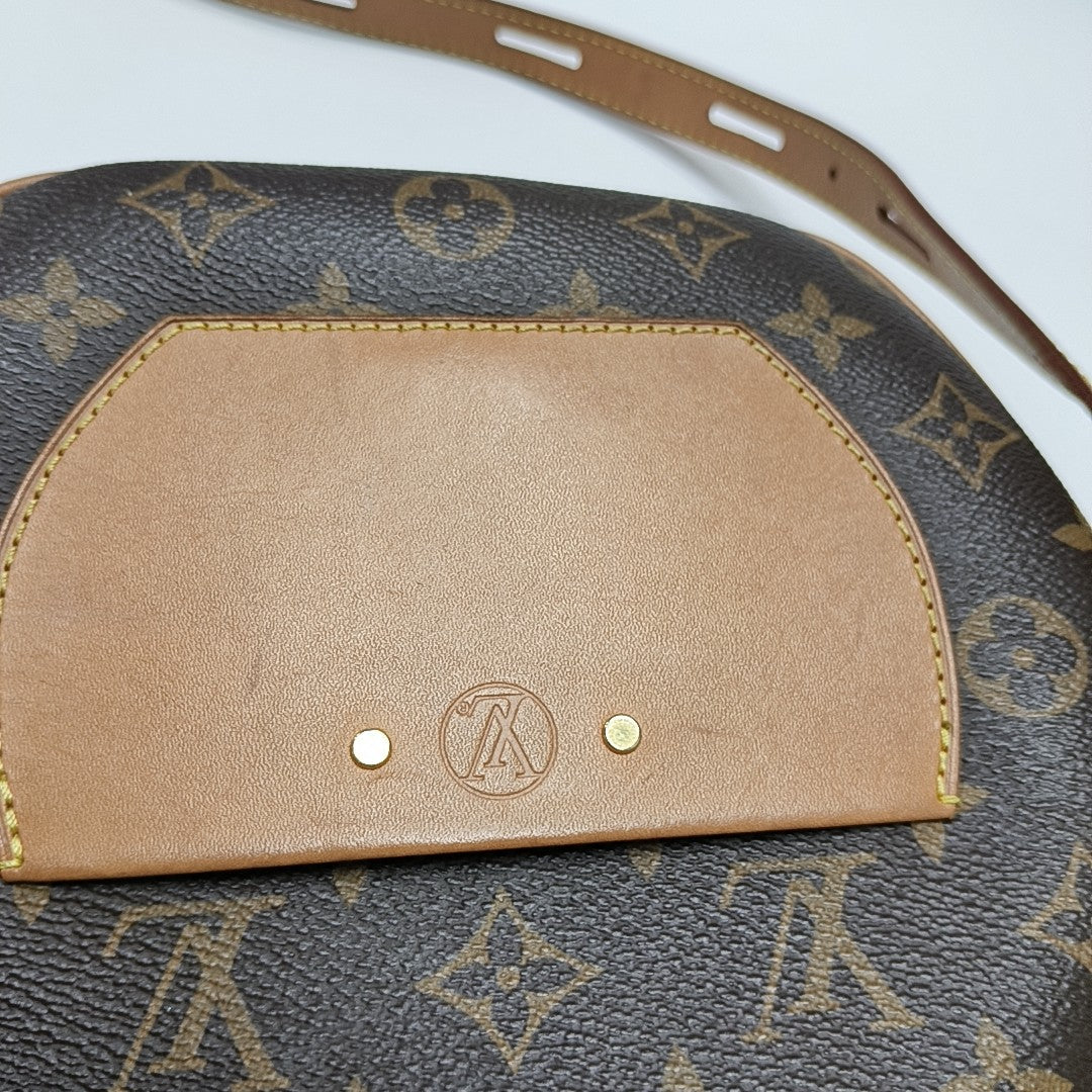 BOITE CHAPEAU MM Monogram Coated Canvas Brown