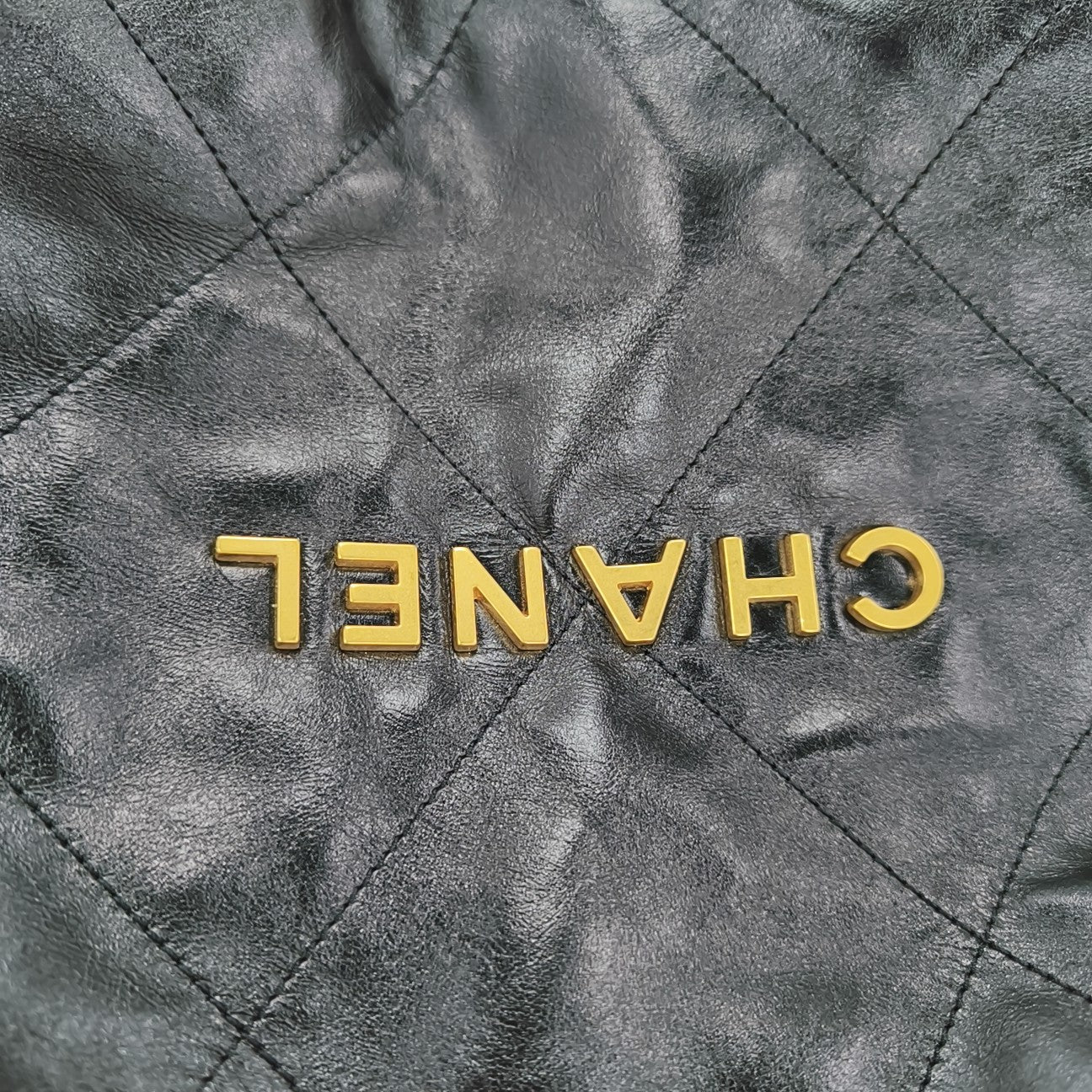 CHANEL 22 Small Quilted Calfskin Black