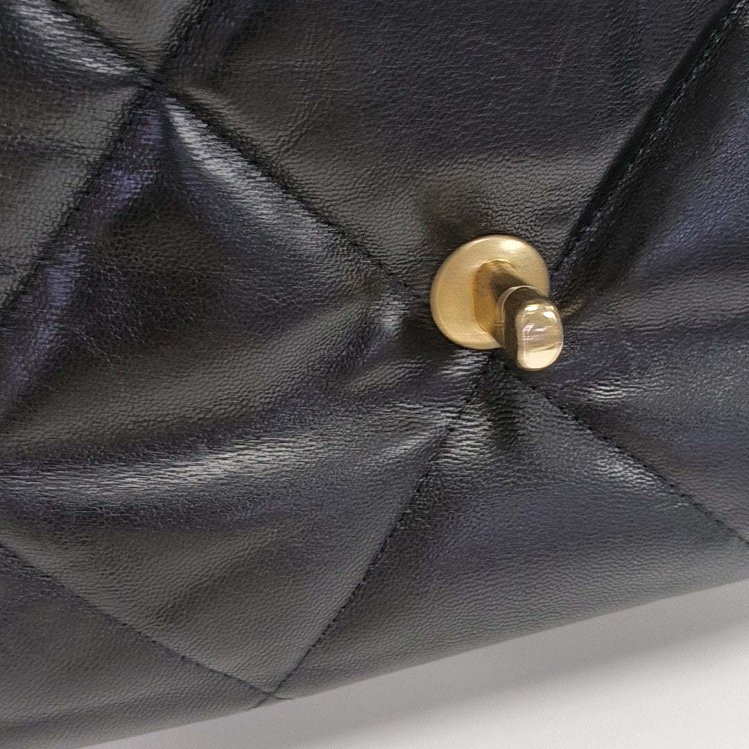 CHANEL 19 Medium Quilted Lambskin Black