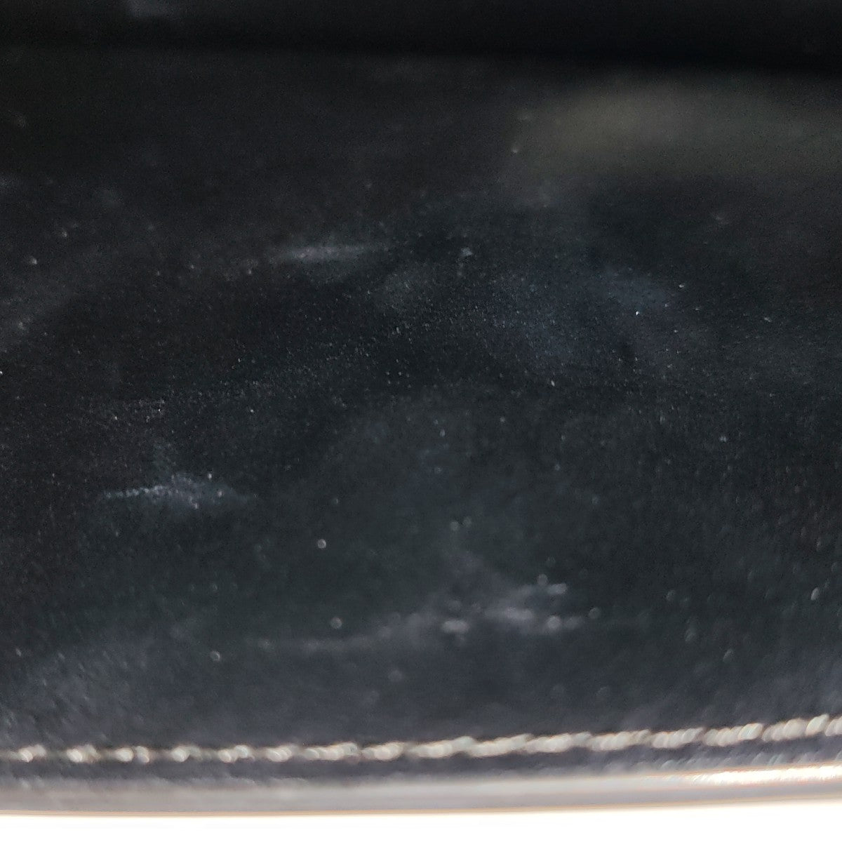 Authenticated pre-owned  TRIOMPHE Calfskin Black - Shoulder Bag at Looply