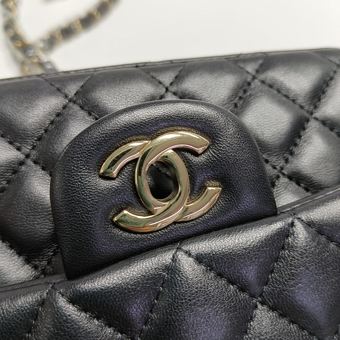 CLASSIC FLAP Mini Quilted Lambskin Black