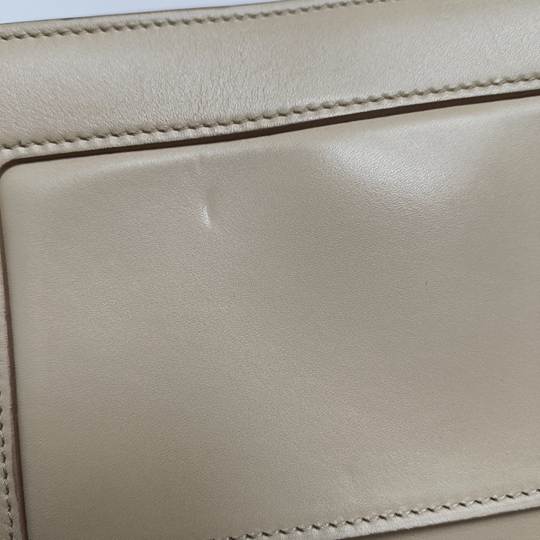 CASE Calfskin Beige