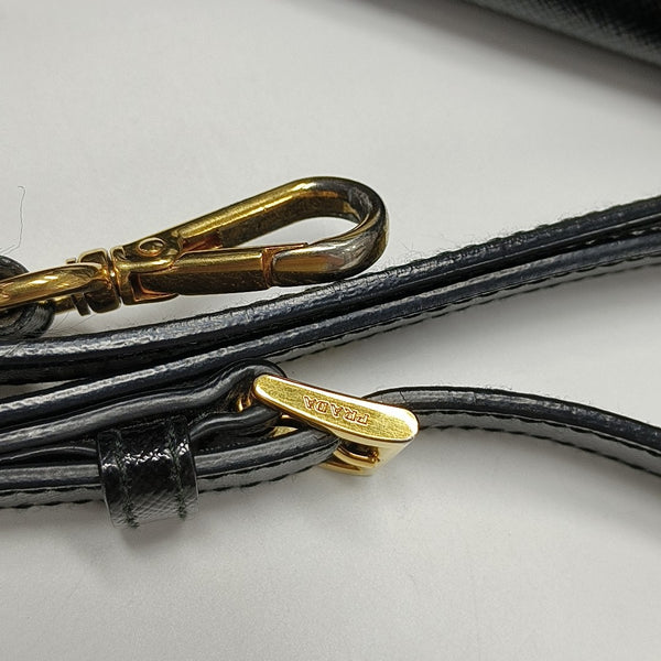 Galleria Medium Calfskin Black