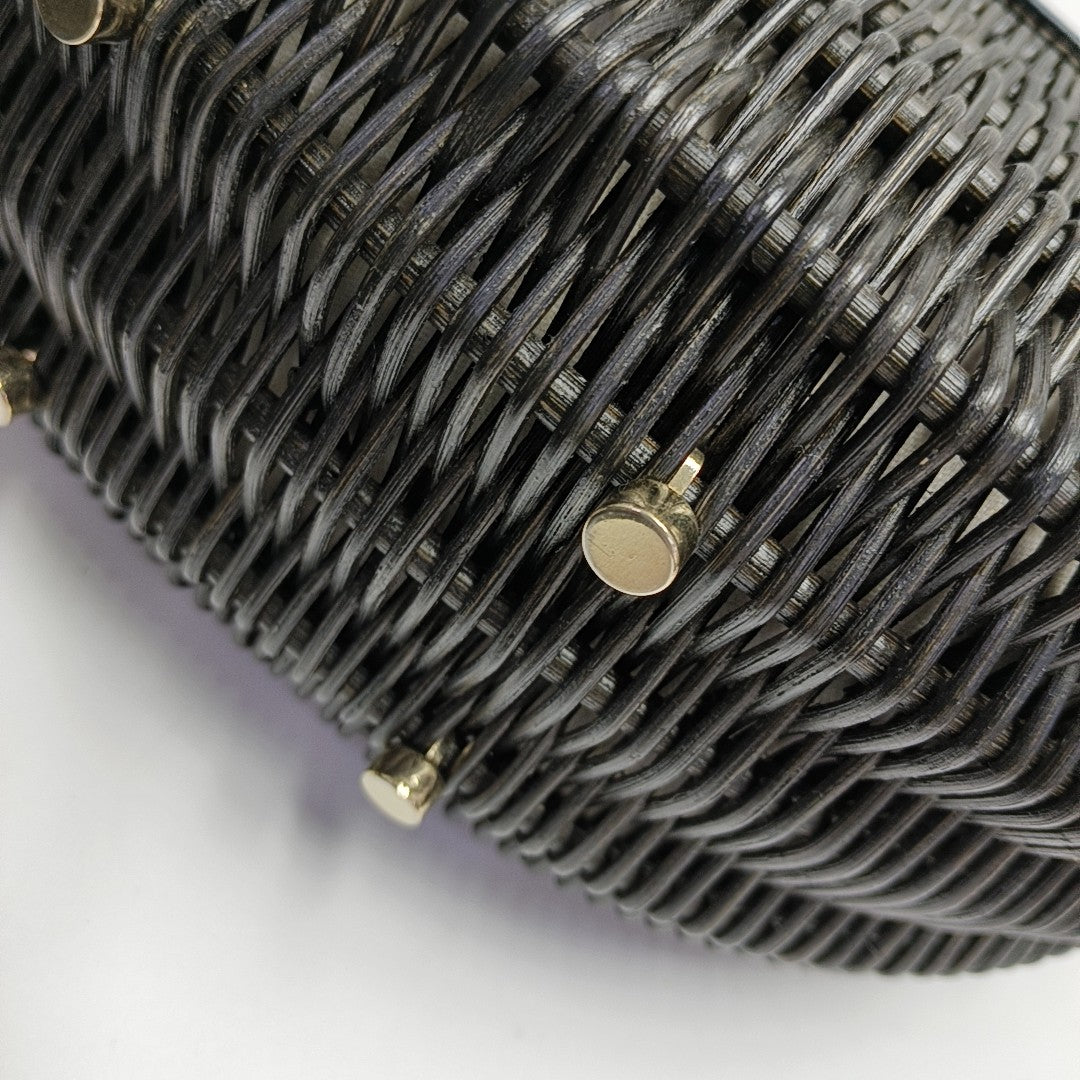Straw Black