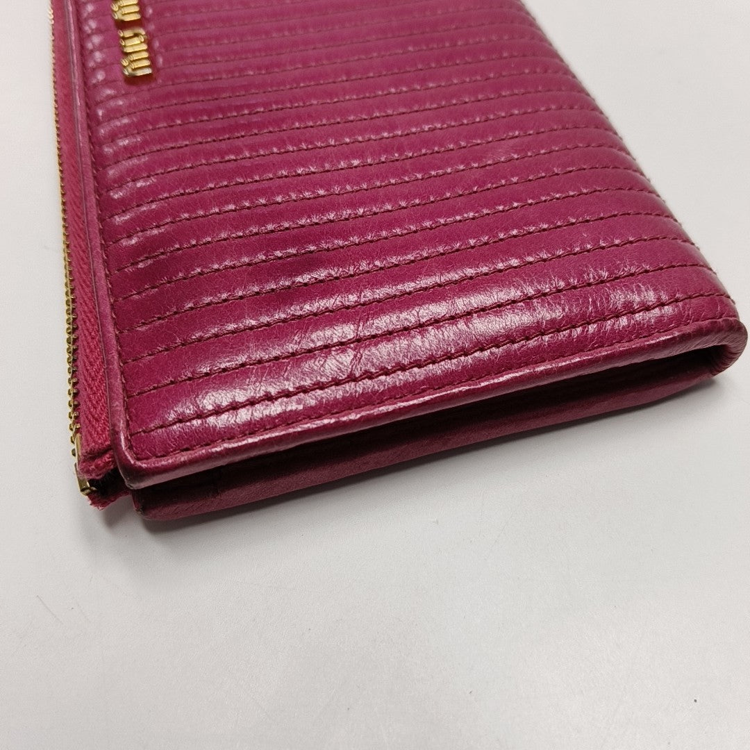 Miu Délice Quilted Lambskin Red Wallet