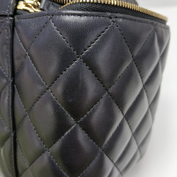 VANITY CASE Small Quilted Lambskin Black