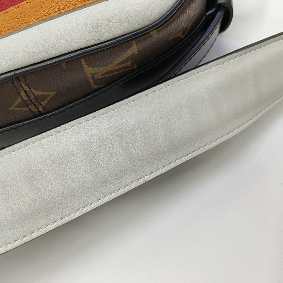 BOITE CHAPEAU Calfskin White