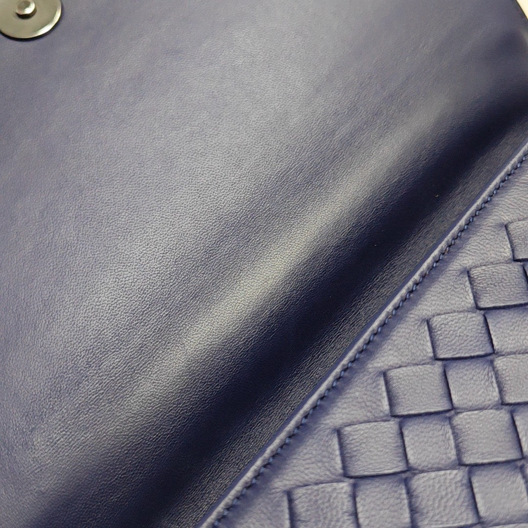 Alumna Calfskin Blue