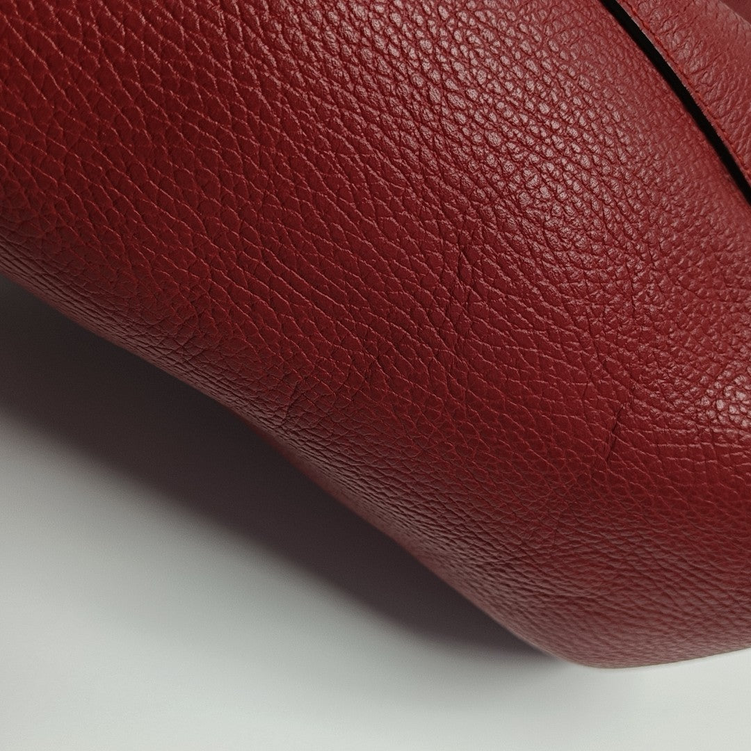 Swing Medium Calfskin Red