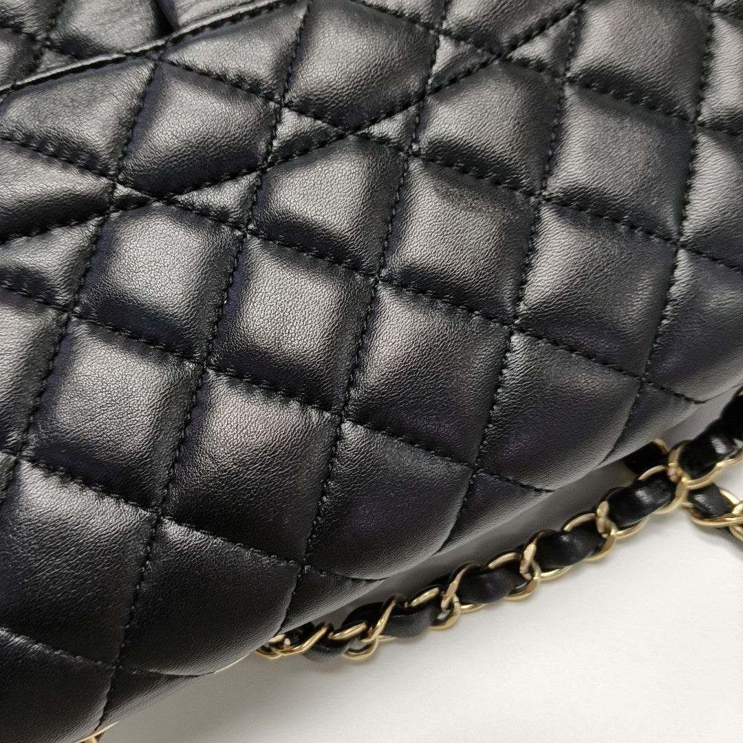 CLASSIC SINGLE FLAP Medium Quilted Lambskin Black