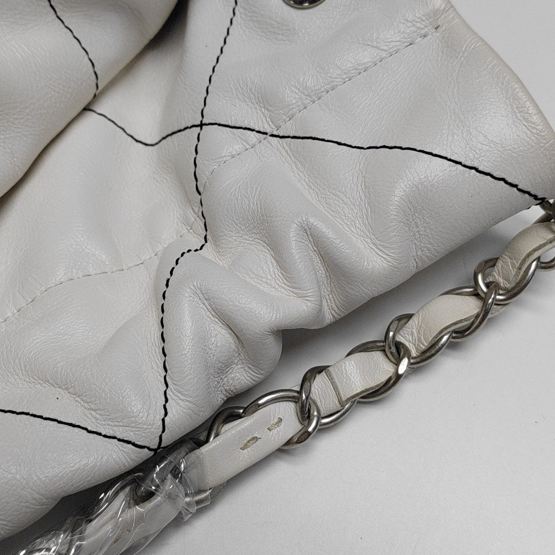 CHANEL 22 Medium Quilted Calfskin White