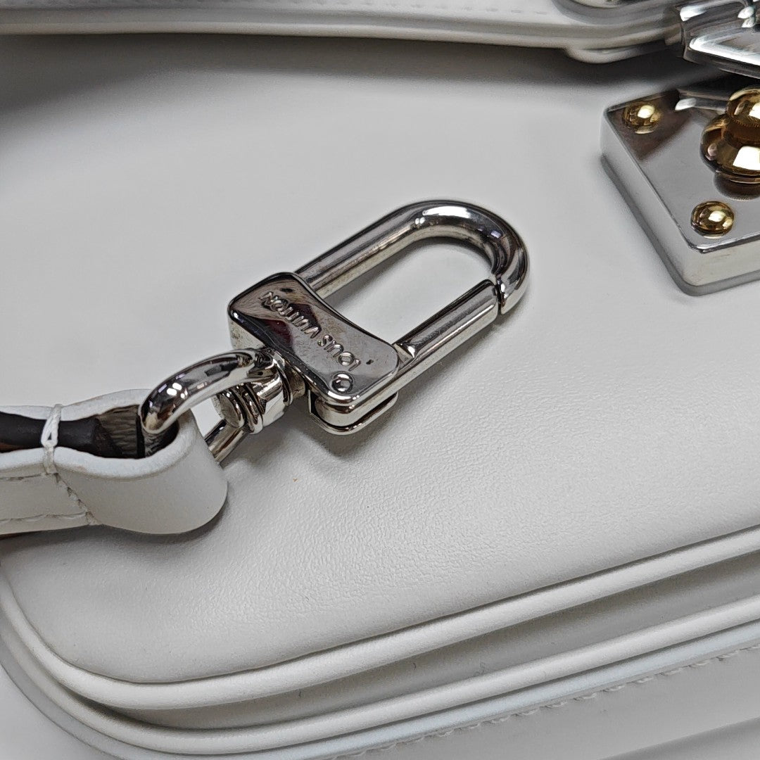 SWING Calfskin White