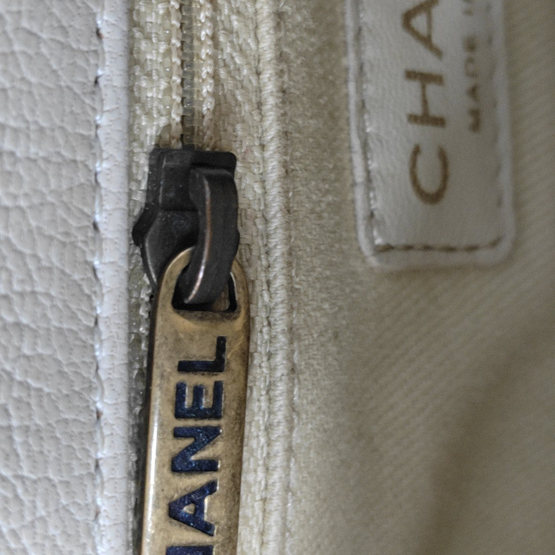 Quilted Grained Lambskin Shoulder Bag White