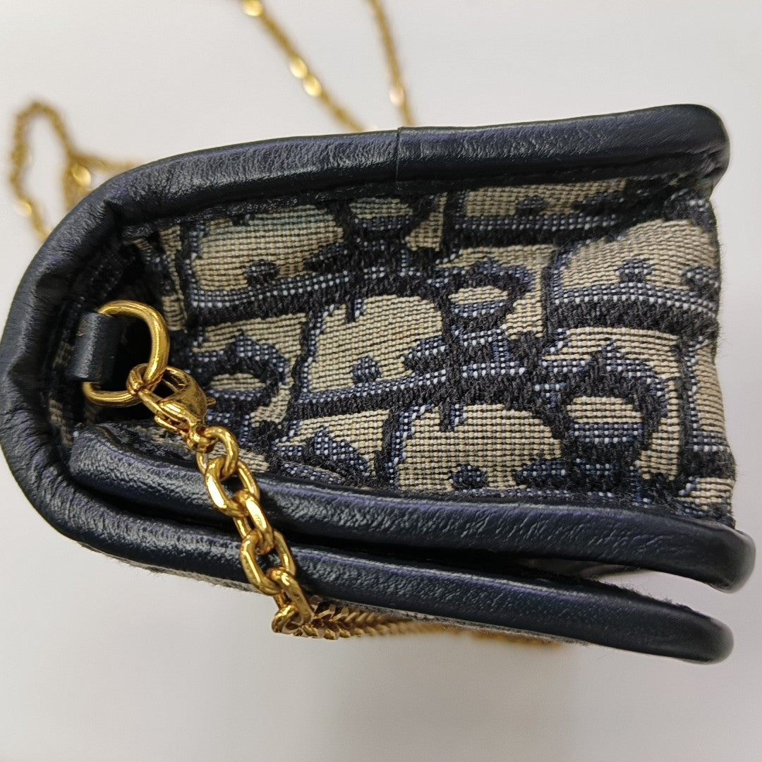 30 Montaigne Oblique Canvas Blue