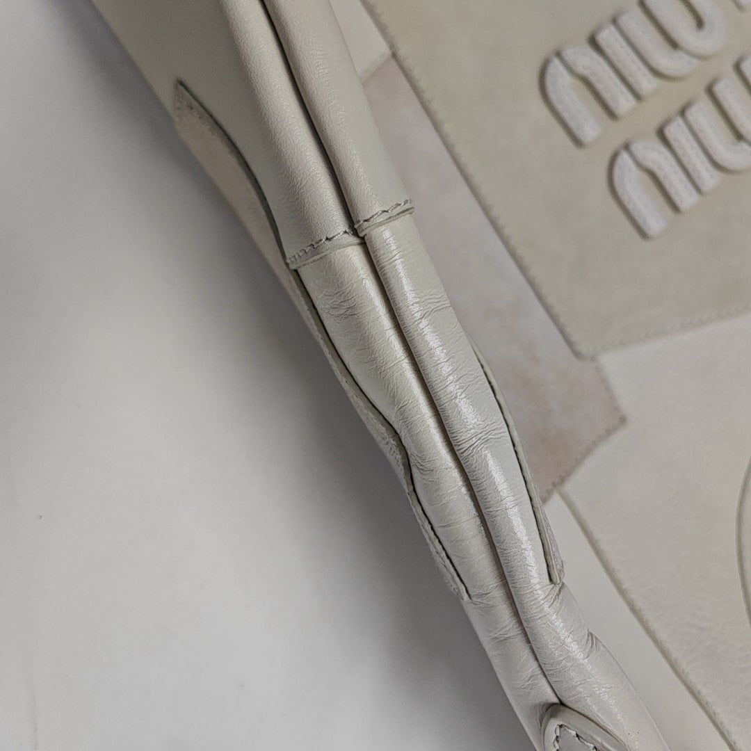 IVY Quilted Suede White