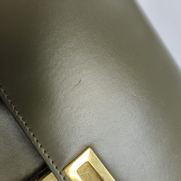 CLASSIC BOX Medium Calfskin Green