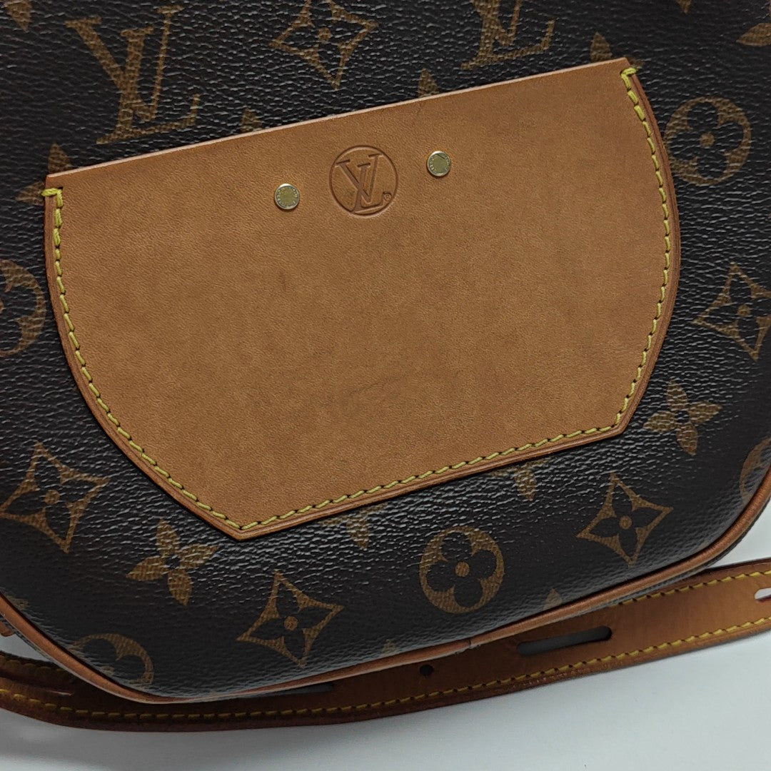 BOITE CHAPEAU MM Monogram Coated Canvas Brown