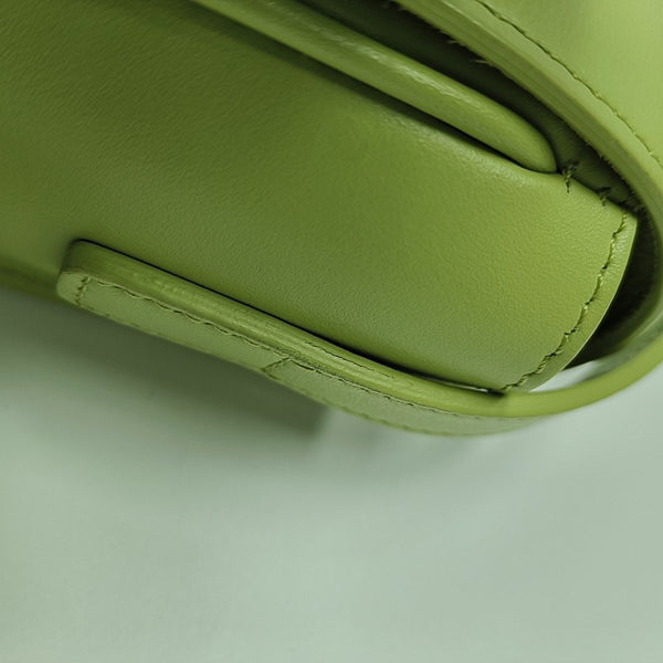 TRIOMPHE Small Calfskin Green