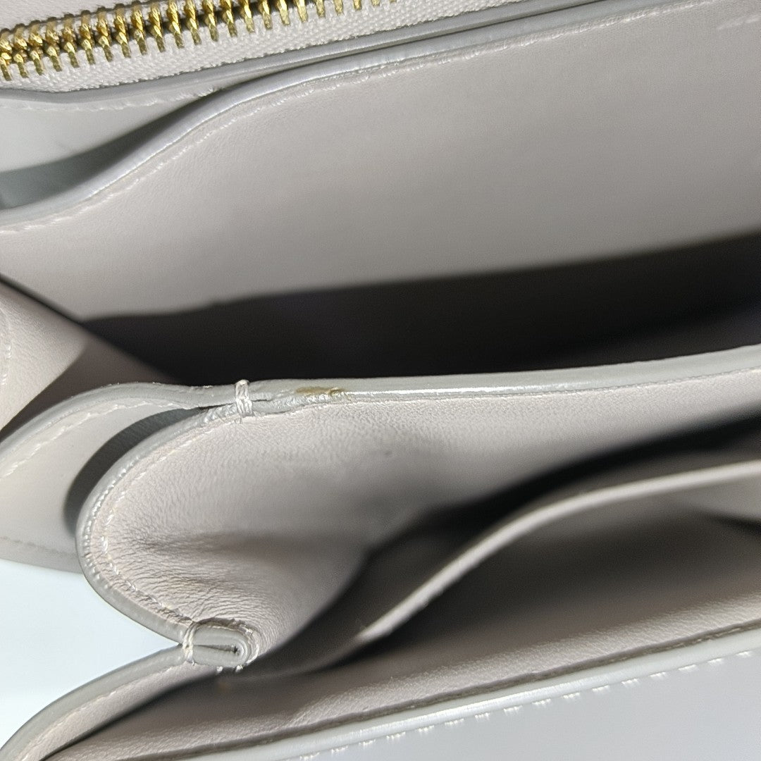 CLASSIC BOX Medium Calfskin Gray