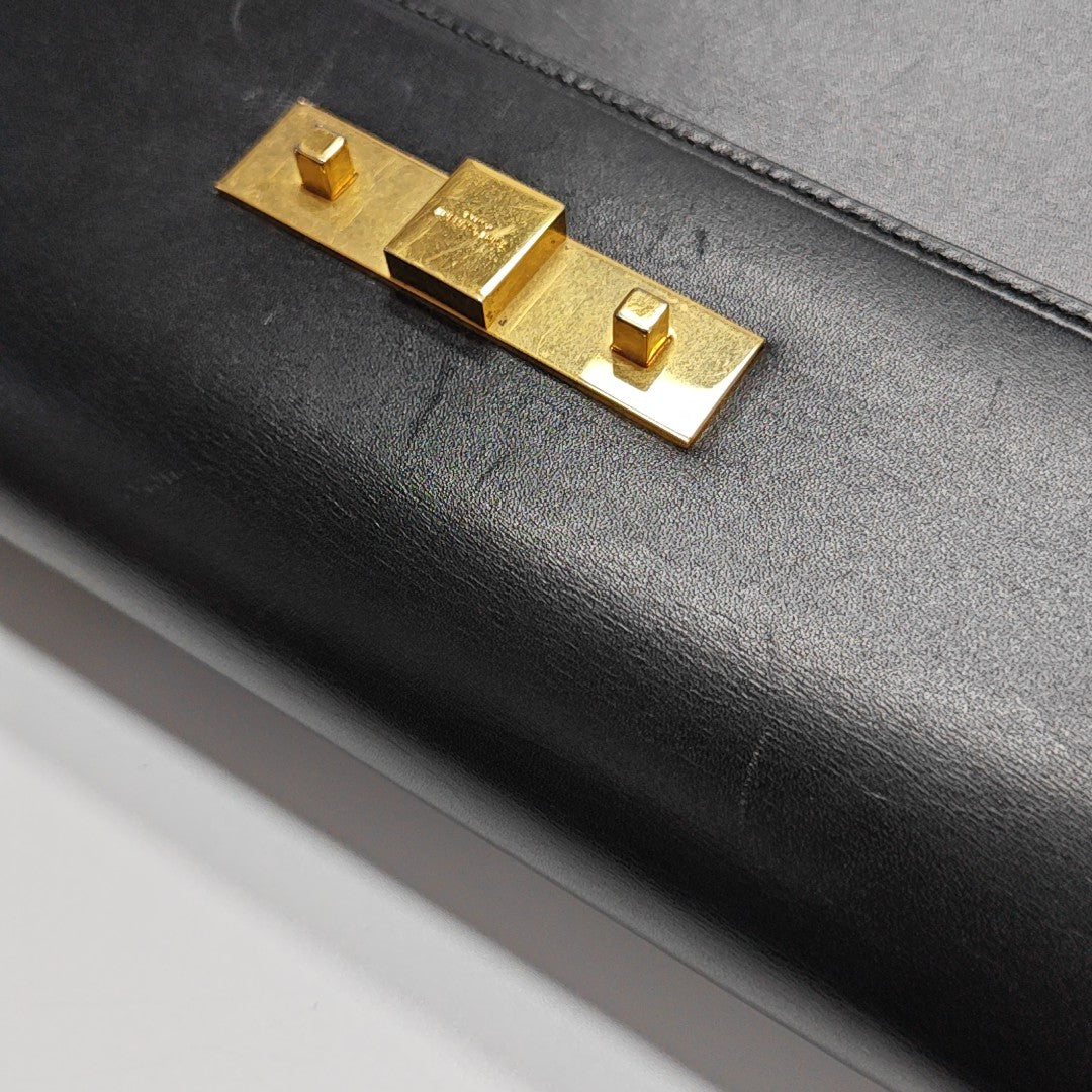 MANHATTAN Medium Calfskin Black
