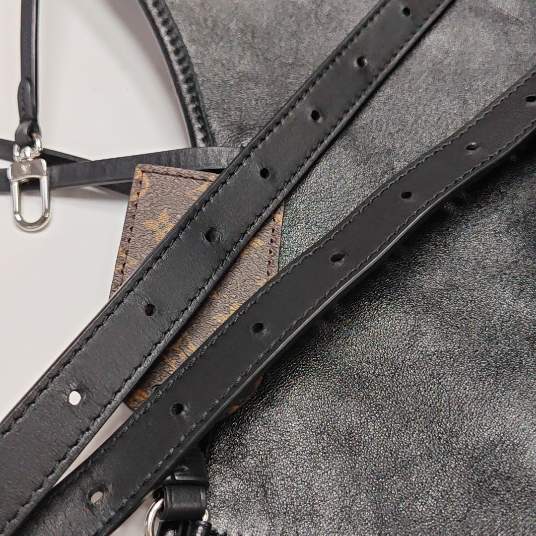 CARRYALL MM Monogram Lambskin Black