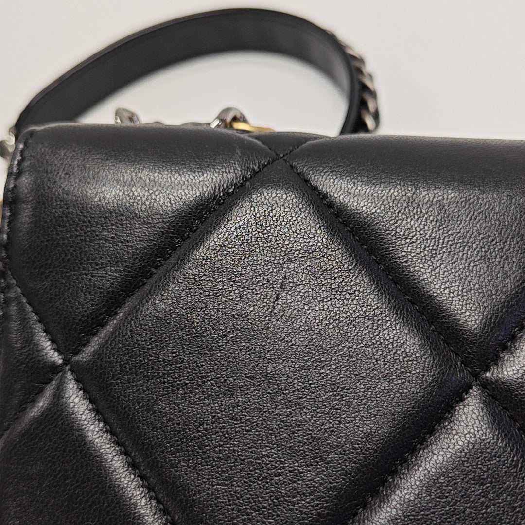 CHANEL 19 WOC Quilted Lambskin Black