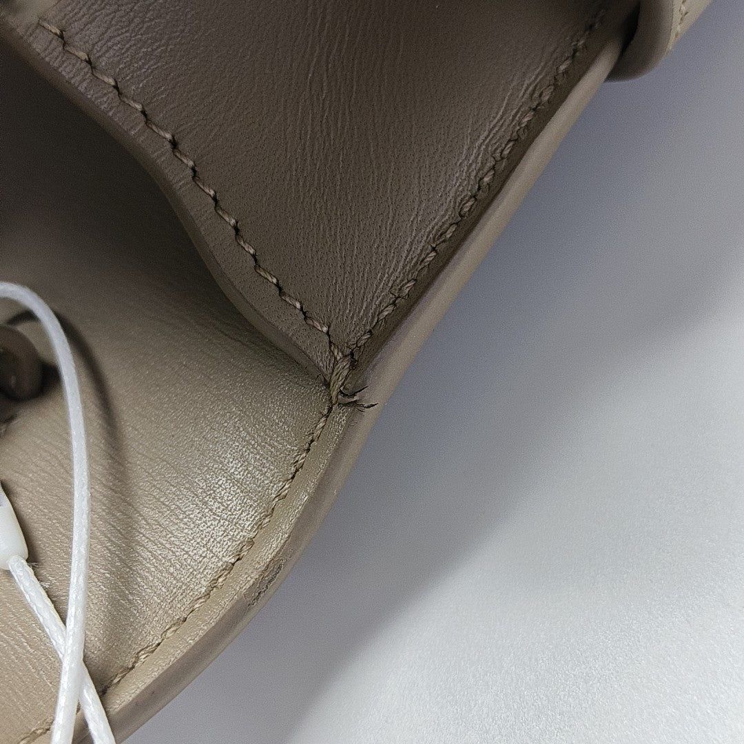 MANHATTAN Medium Calfskin Beige