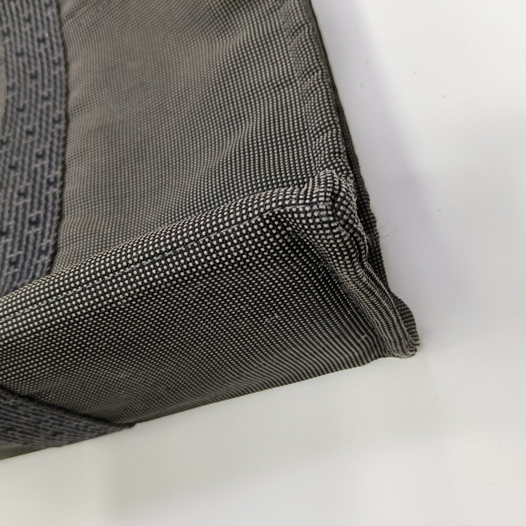 Her Line Medium Canvas Gray