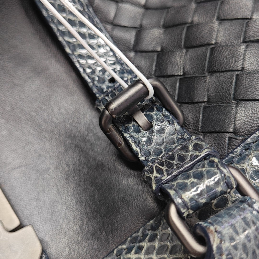 Roma Calfskin Black