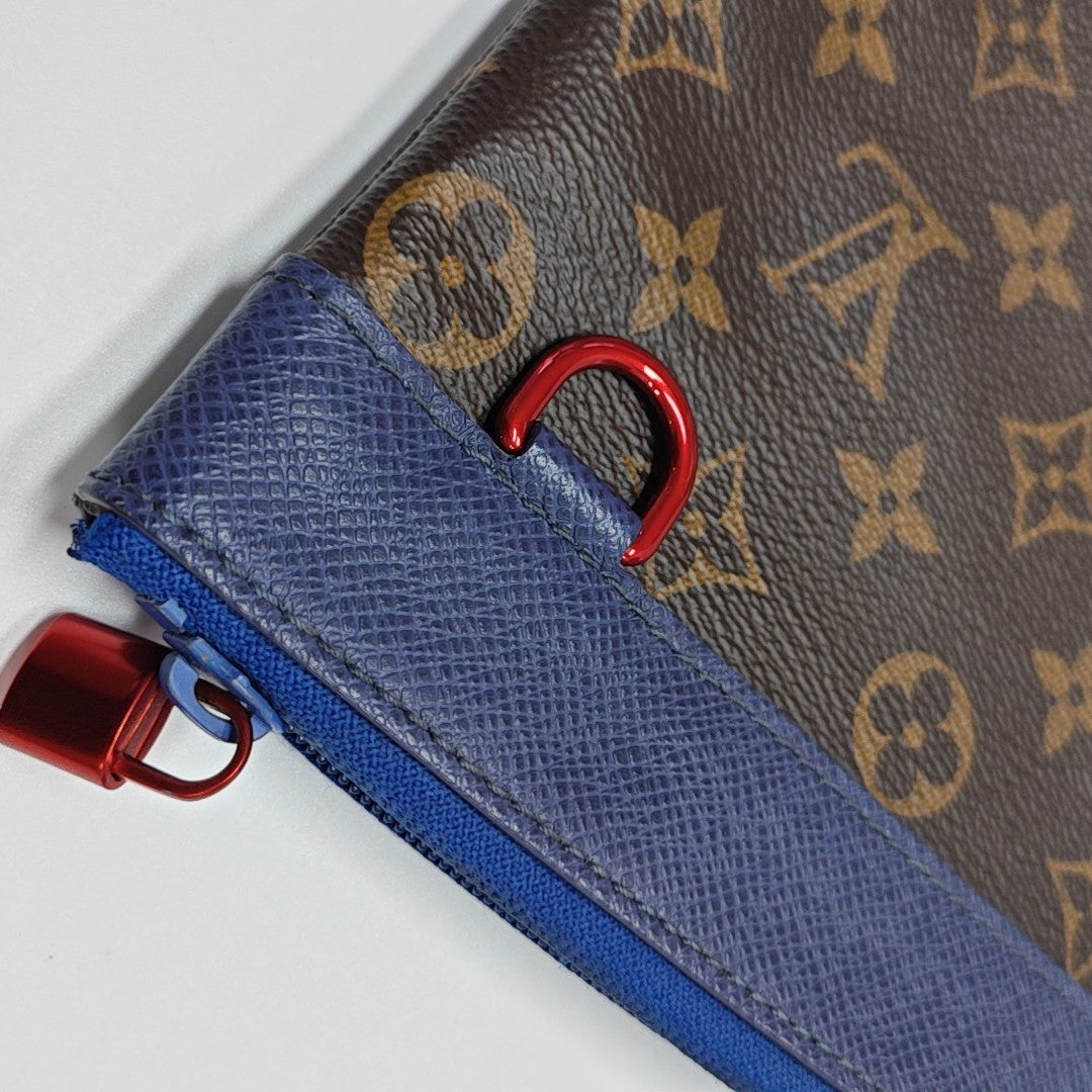 DISCOVERY Monogram Coated Canvas Brown