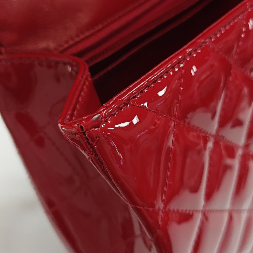 CLASSIC FLAP Jumbo Quilted Patent Leather Red