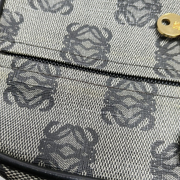 Monogram Canvas Gray