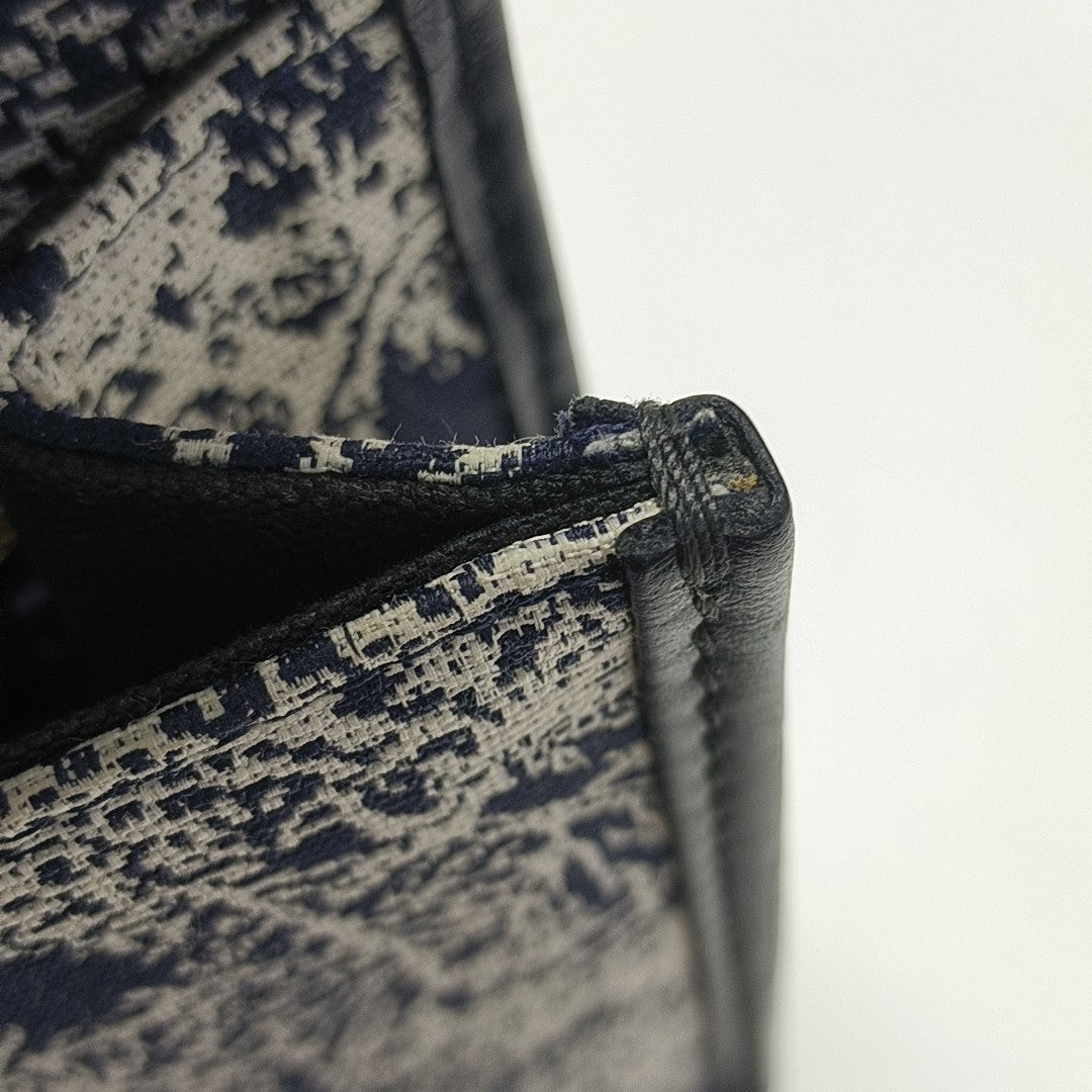 30 Montaigne Canvas Blue