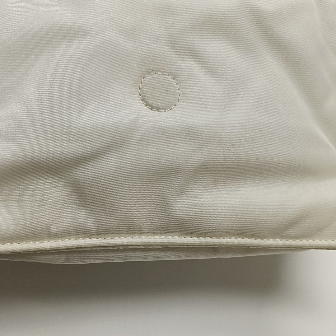 Invite Quilted Nylon White