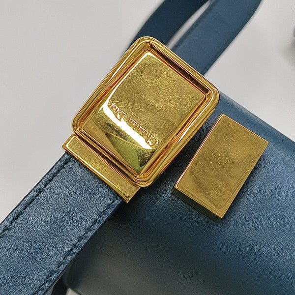 30 Montaigne Calfskin Blue