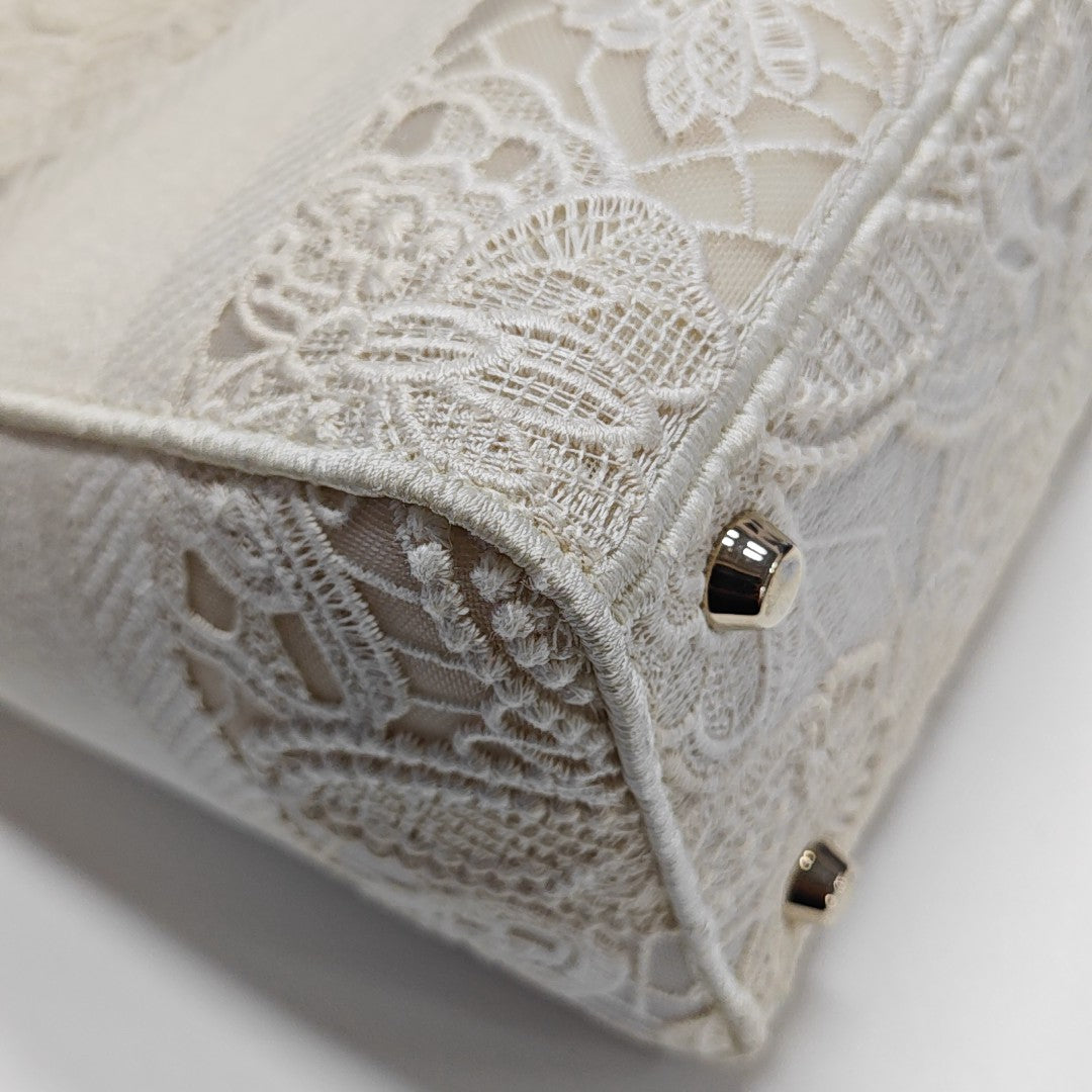 Lady D-Lite Medium Canvas White