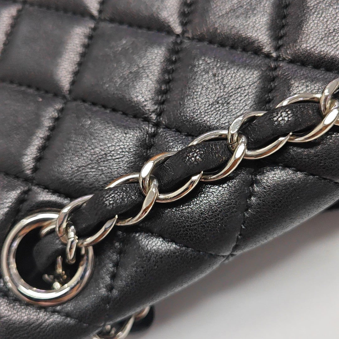 URBAN SPIRIT Small Quilted Lambskin Black