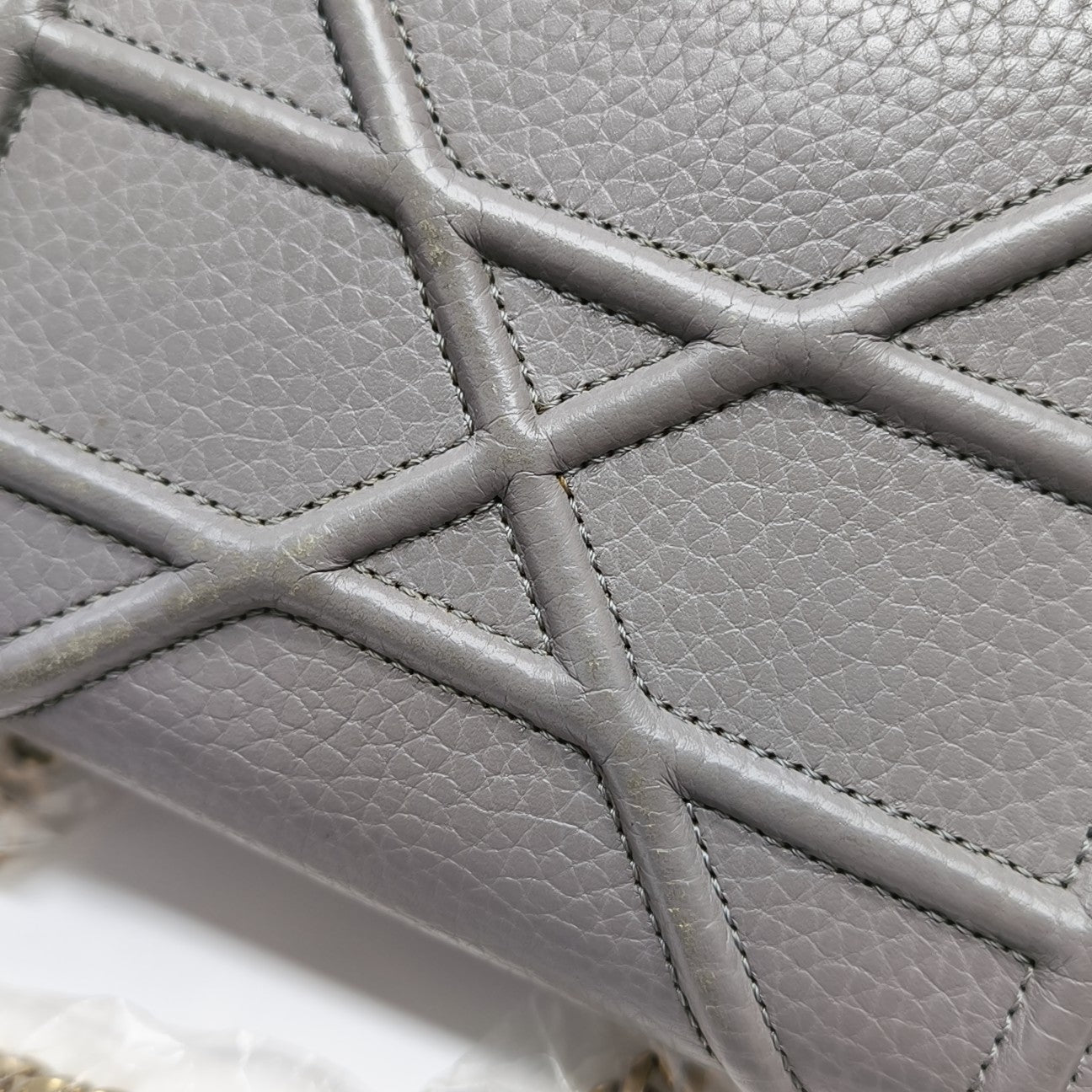 Diorama Cannage Calfskin Gray
