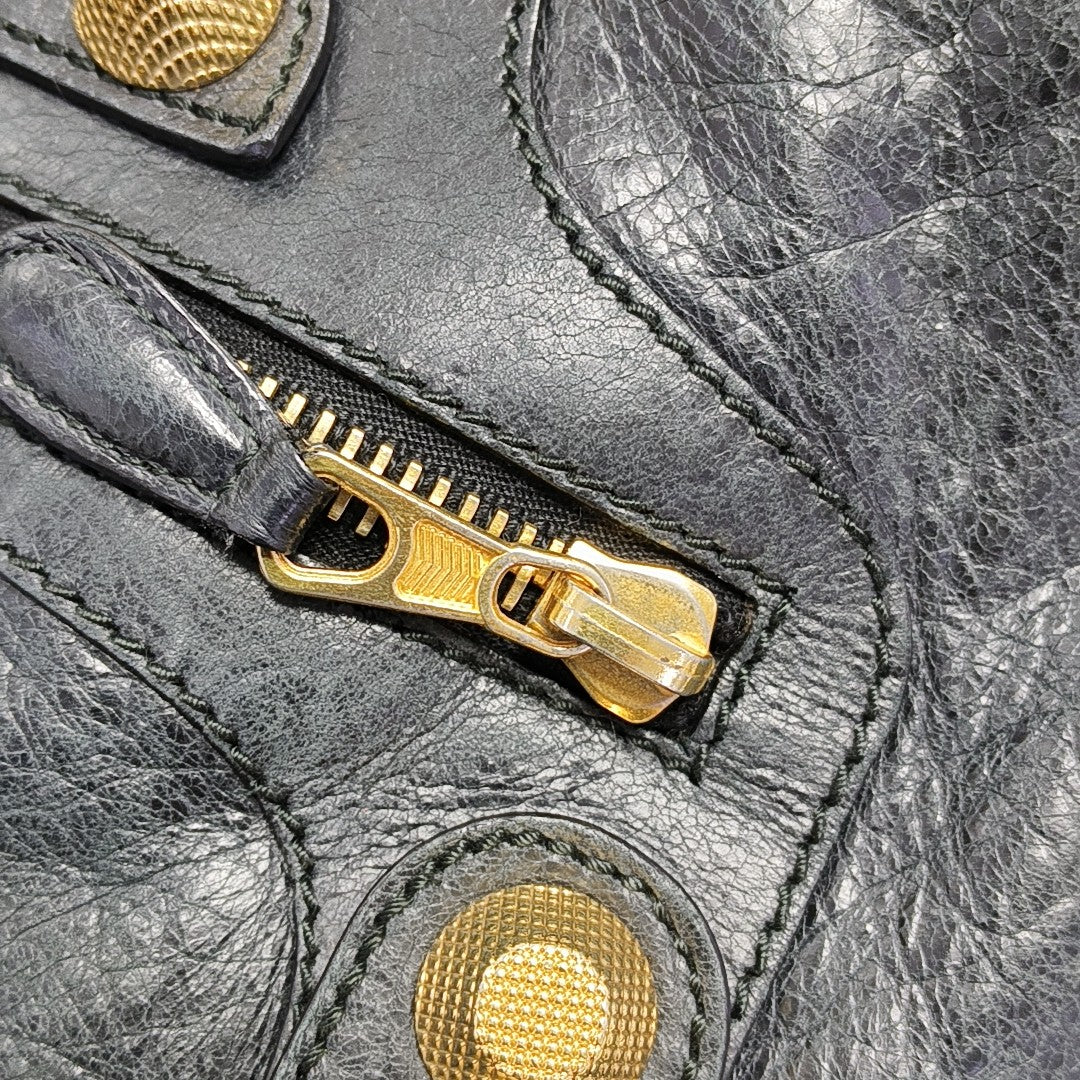 Pompon Bag Calfskin Black