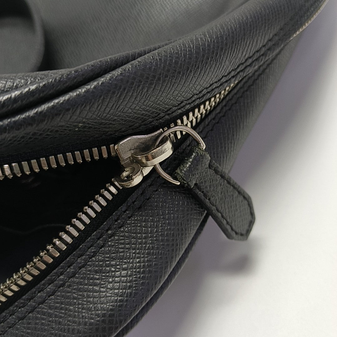 IGOR Calfskin Black