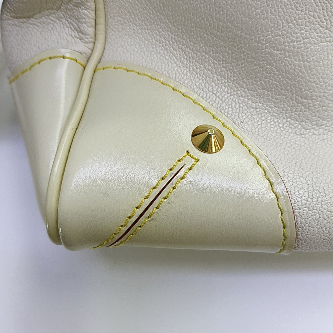 L'ESSENTIEL Lambskin White