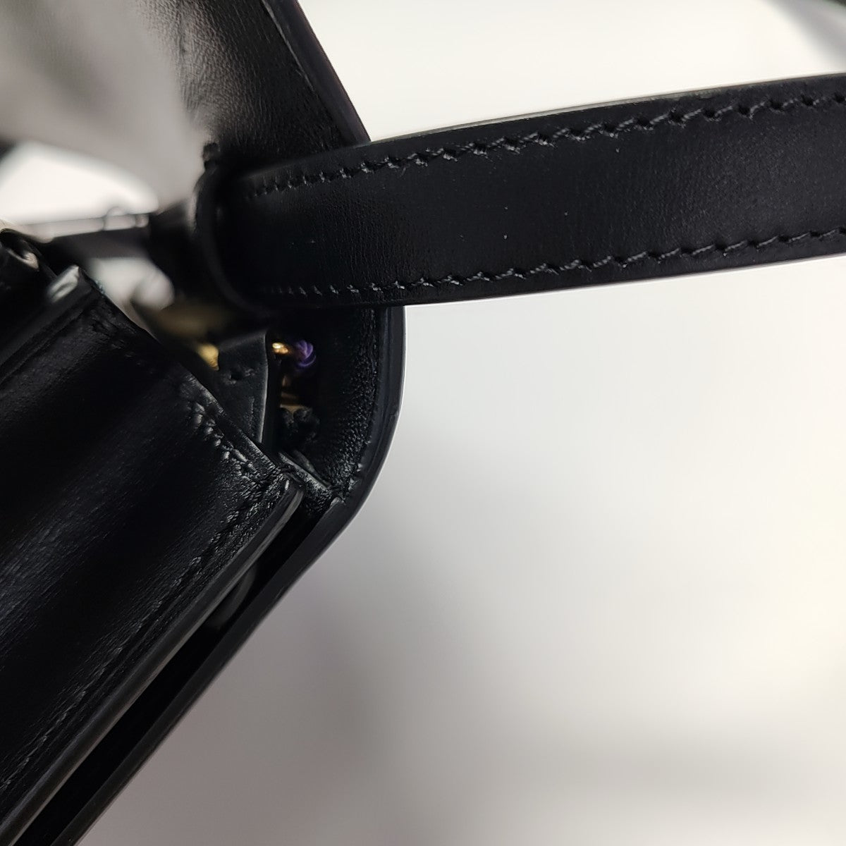 CLASSIC BOX Medium Calfskin Black