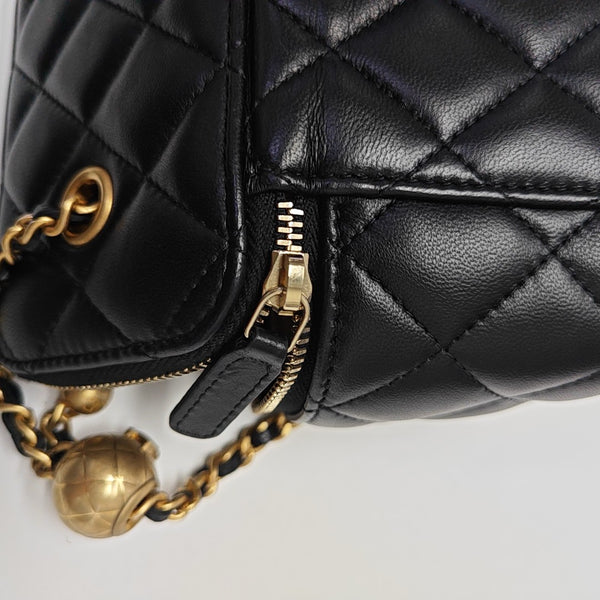 VANITY CASE Small Quilted Lambskin Black
