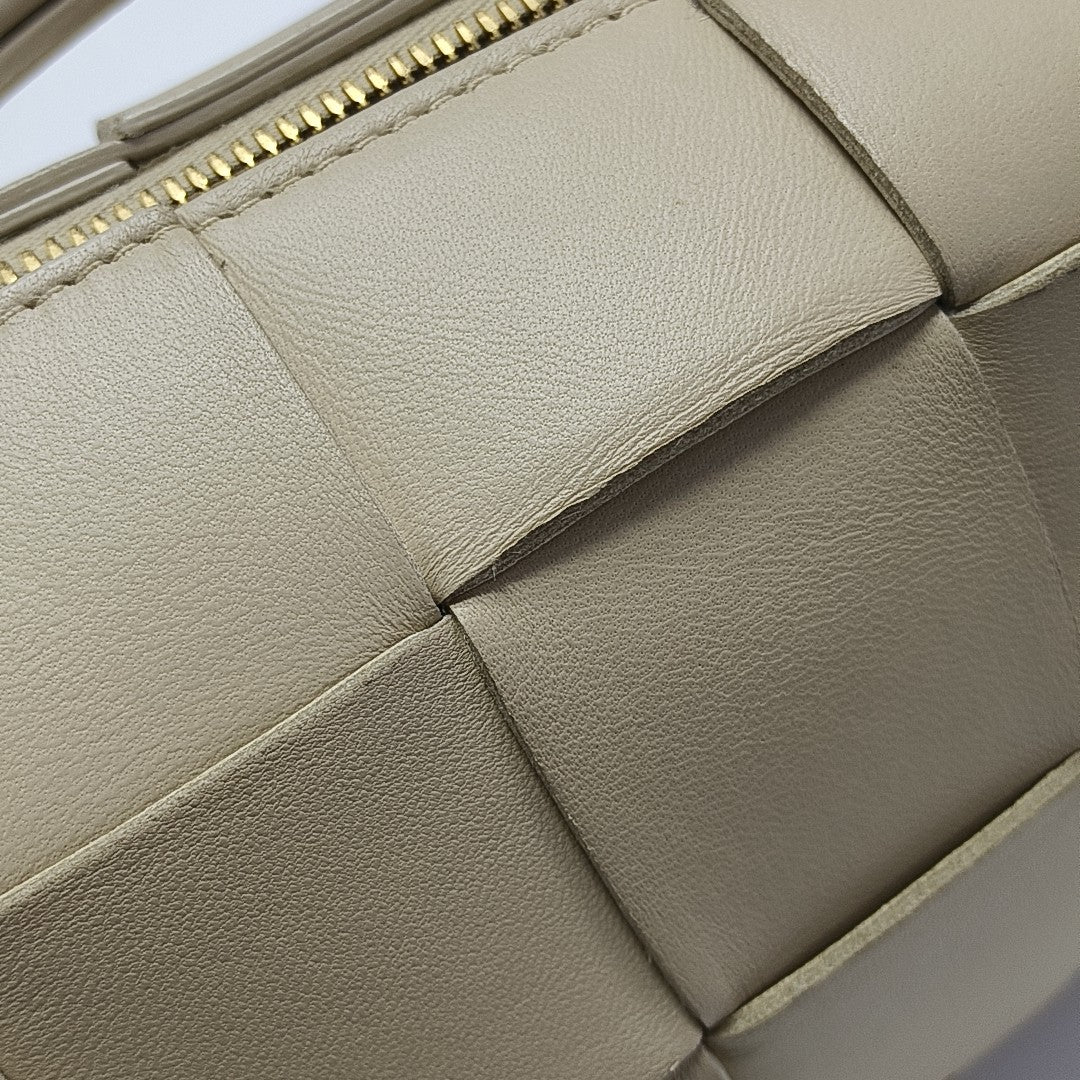 Cassette Small Calfskin Beige